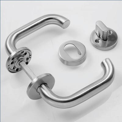 Entrance door handle with round rose key thumb turn