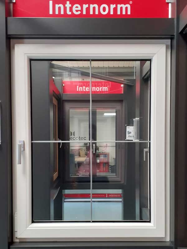 Internorm tilt & turn window with integrated crucifix lead and child restrictor Internorm tilt & turn window with integrated crucifix lead and child restrictor